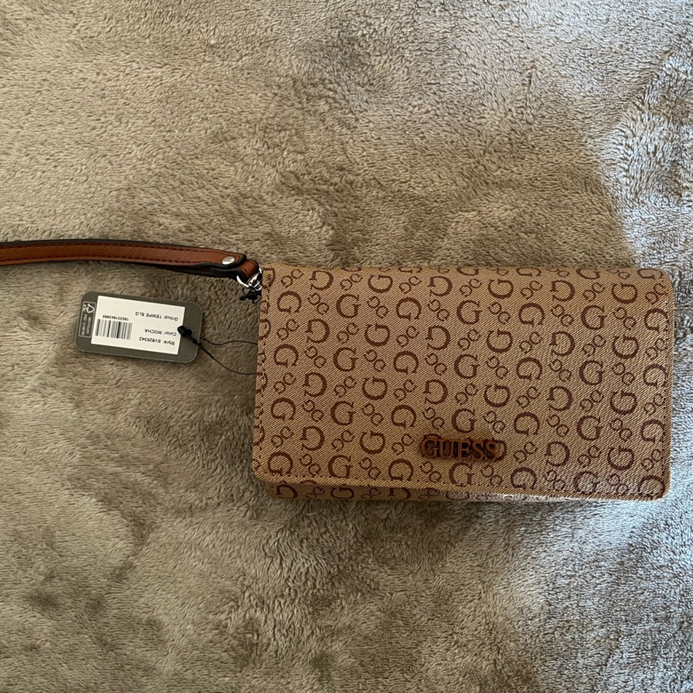 Brand new Guess tan wallet